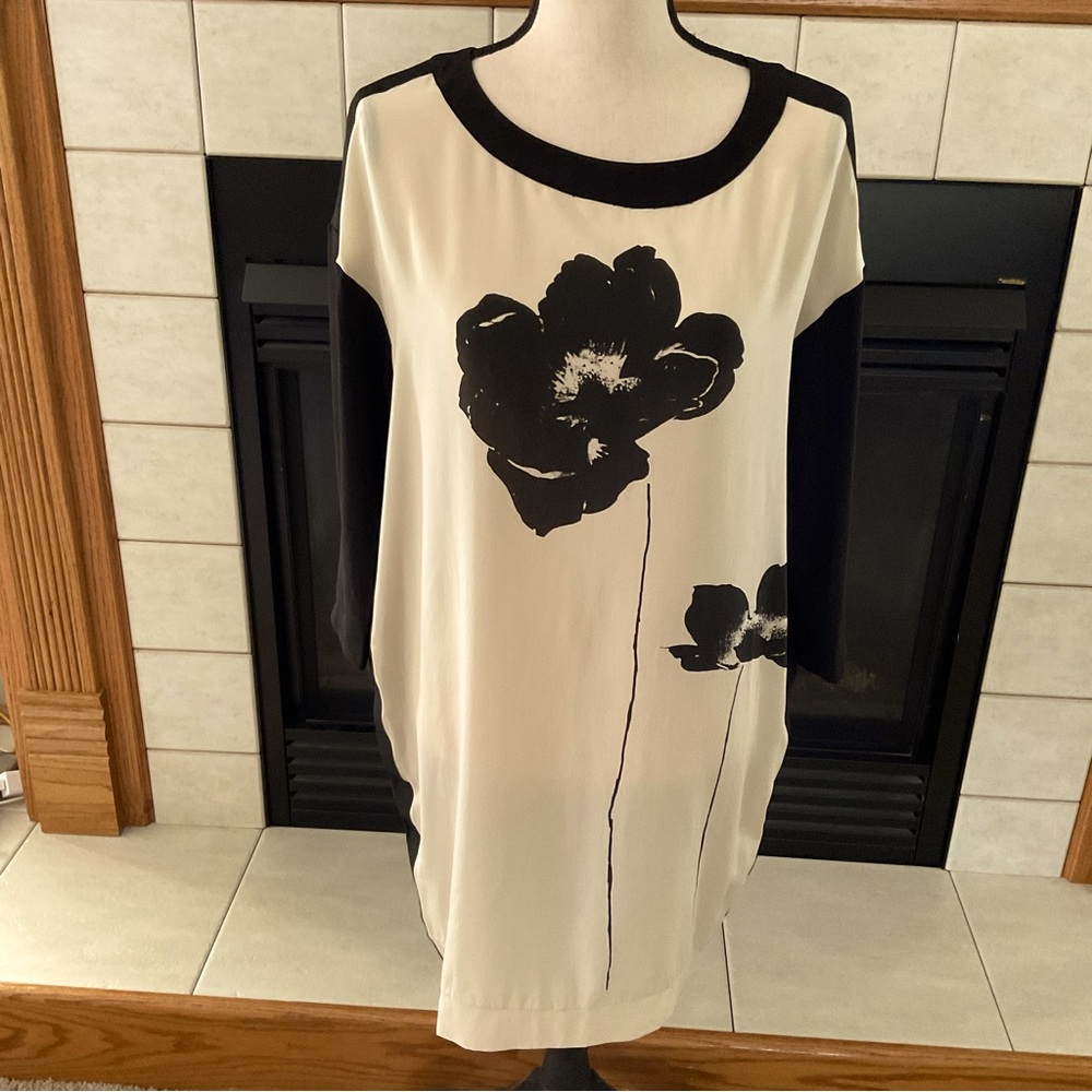 EUC Gold Case Women’s Dress, Sz S